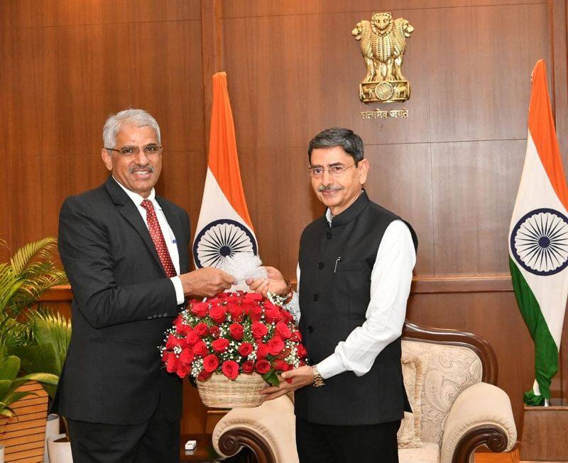 Tamil Nadu Chief Secretary Shiv Das Meena met Governor Ravi