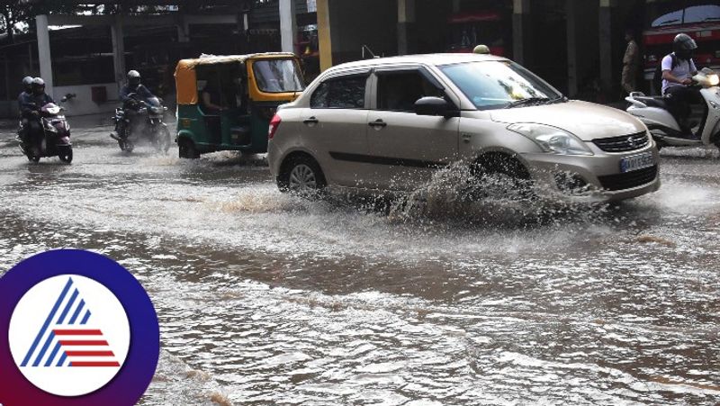 Bengaluru roads flooded due to heavy downpour City to experience rainfall for three more days vkp