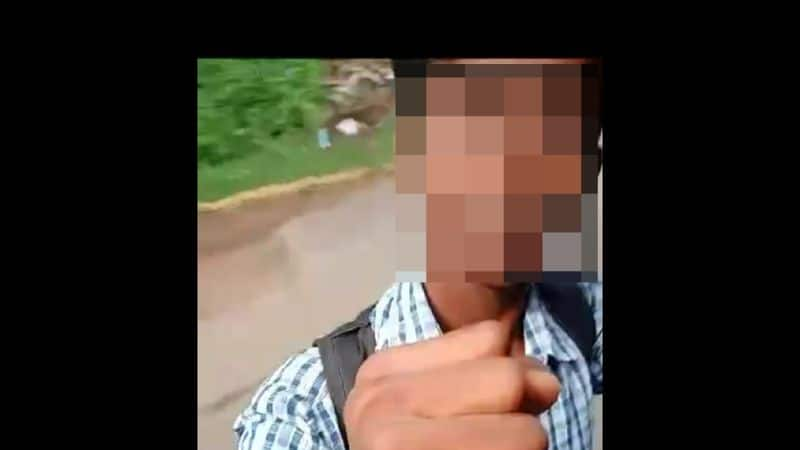 government school student travelling in bus stairs video goes viral in tiruvannamalai district