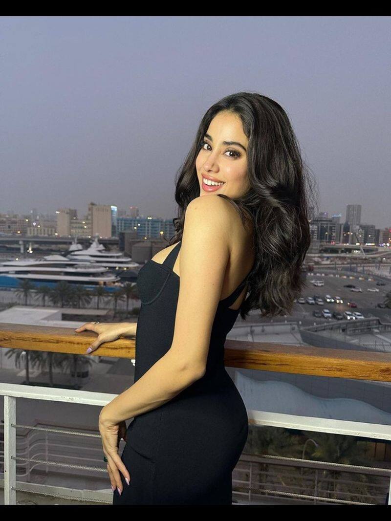 Janhvi Kapoor stuns in a black bodycon dress worth Rs 1 lakh sgk