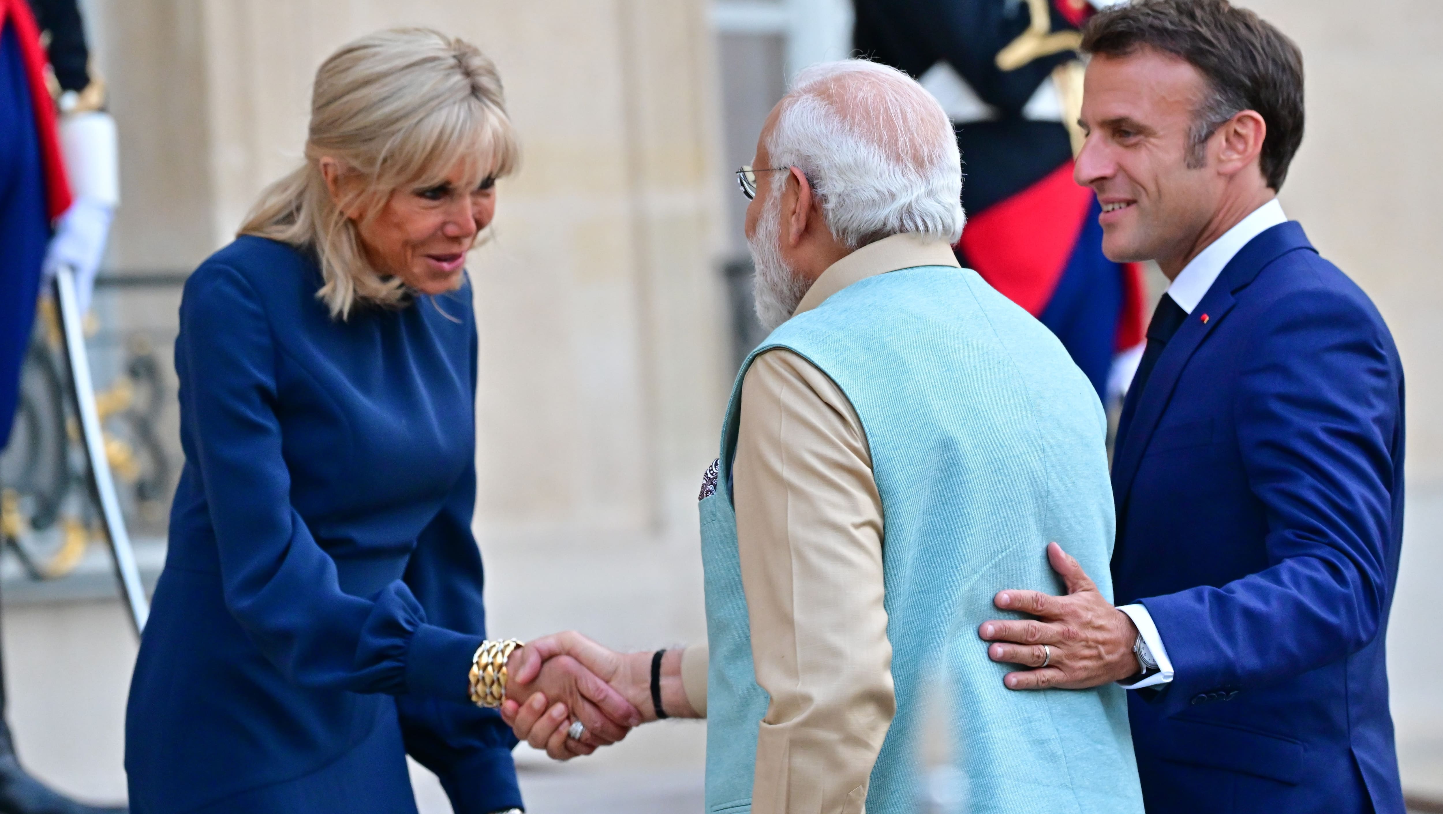 Banquet dinner at Louvre: veg food to PM Modi; special gestures by France