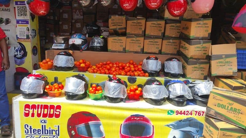 Buy a helmet and get a kilo of tomatoes for free!