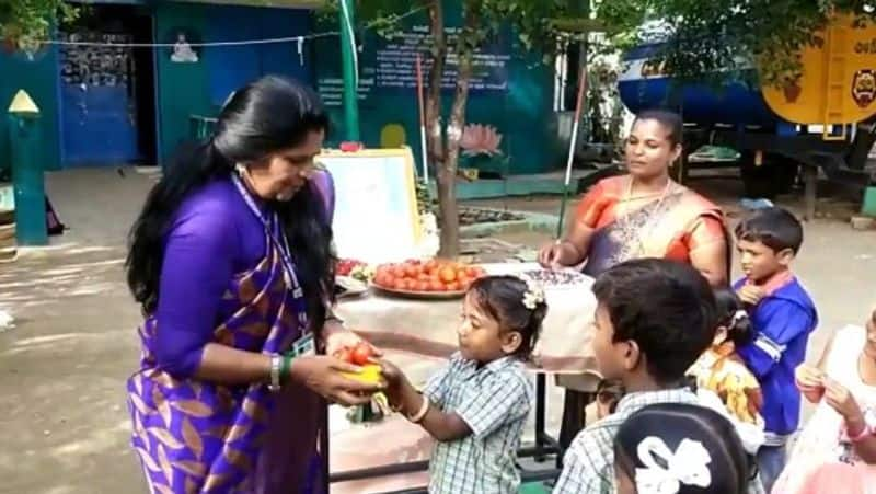 Headmaster gifted tomatoes to school students in Tirupathur