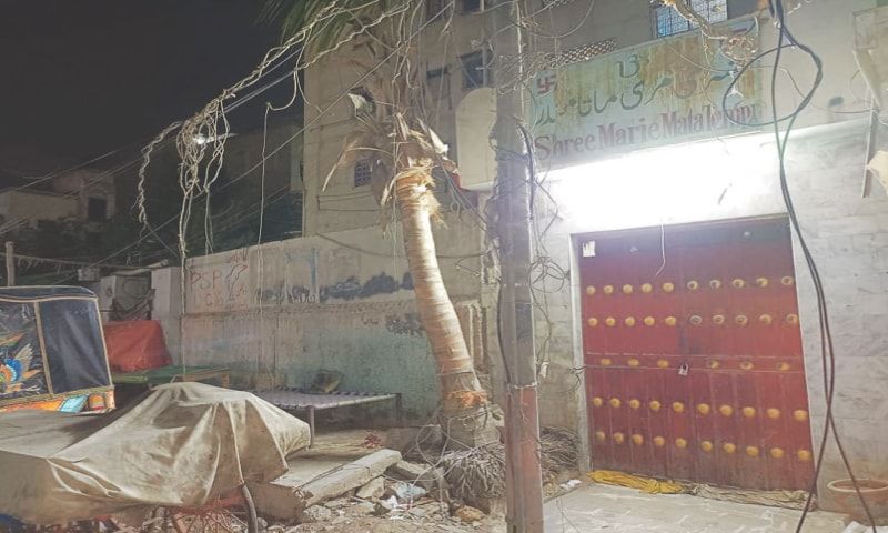 Hindu temple demolished in Karachis Soldier Bazaar Local People says its Over 150 year old san 