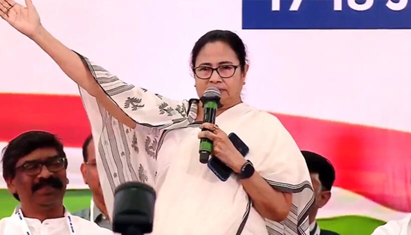 ఇండియాను ఎదుర్కొనే దమ్ముందా?:  ఎన్డీఏను ప్రశ్నించిన  మమత బెనర్జీ