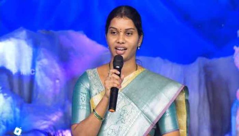 Gadwal ZP Chairperson Saritha  Joins in congress lns