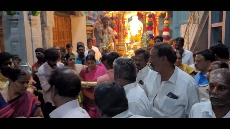 durga stalin did a special prayer in samayapuram mariamman temple in trichy