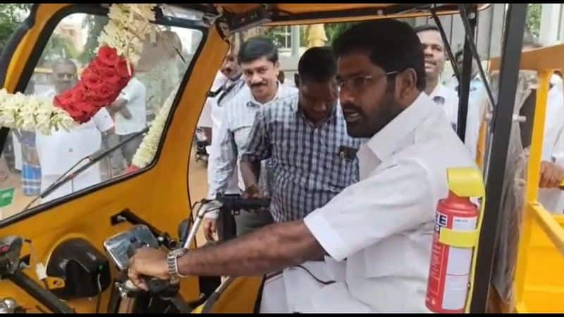 jayankondam mla kannan inspect and driven auto in ariyalur district