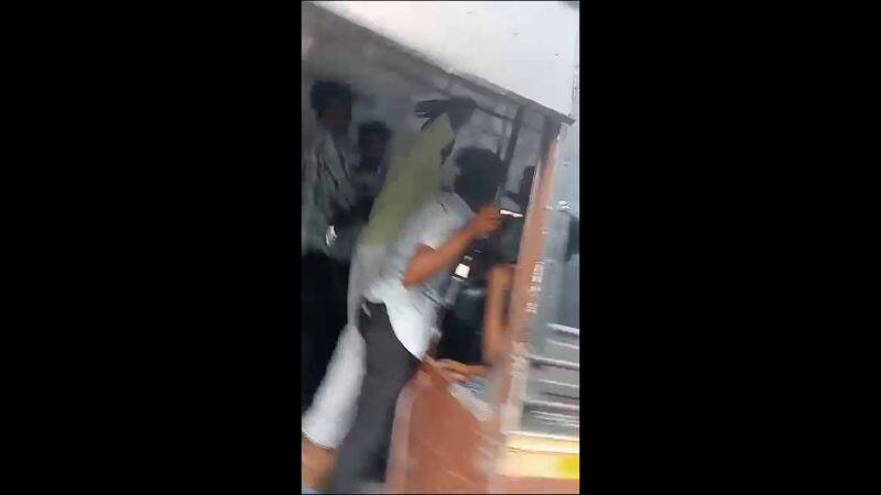 clash between 2 groups of students at government town bus in cuddalore district