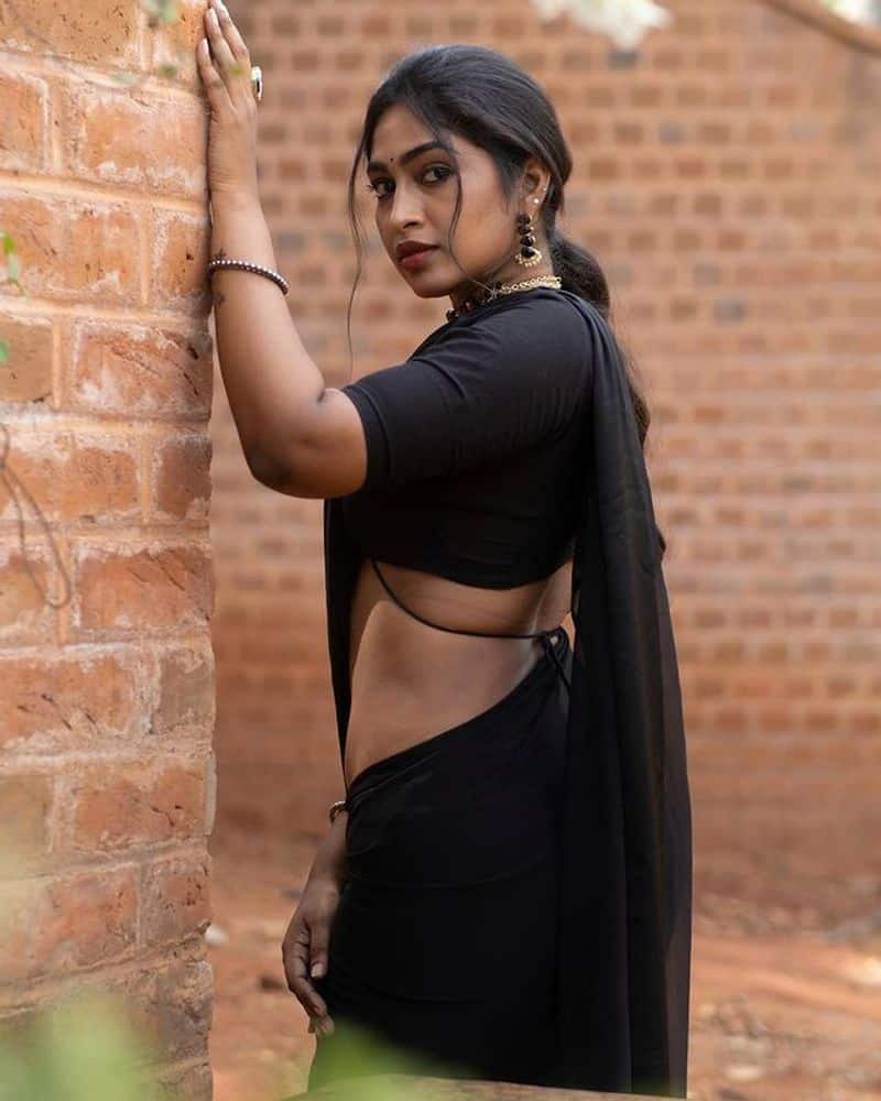 BiggBoss suruthi periyasamy beautiful photoshoot in black saree