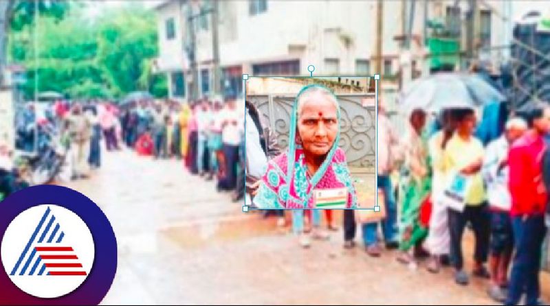 Elderly Helplessness at Aadhaar Seva Kendra at dharwad rav 