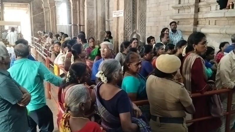 more than 1000 devotees visit thiruvanaikaval temple at trichy for special prayer