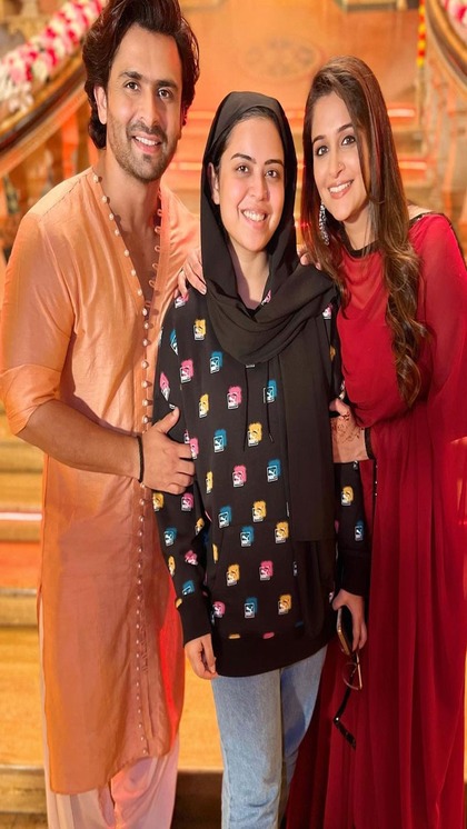 <p>एक्टर और दीपिका कक्कड़ के पति शोएब इब्राहिम 20 जून को जन्मदिन मना रहे हैं। वह परिवार संग सोशल मीडिया पर एक्टिव रहते हैं। ऐसे में आप उनकी बहन के सूट ट्राई कर सकती हैं।</p>
