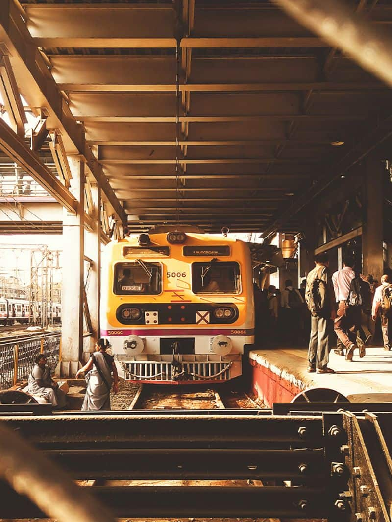 Rajdhani Thali to Samosa: 7 foods of Indian Railways to delight you taste buds AJR EAI