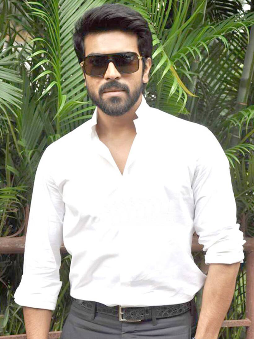 రామ్‌చరణ్‌ సరసన స్టార్‌ హీరోయిన్‌ కూతురు.. మరో బ్యూటీని పరిచయం చేయబోతున్న బుచ్చిబాబు?