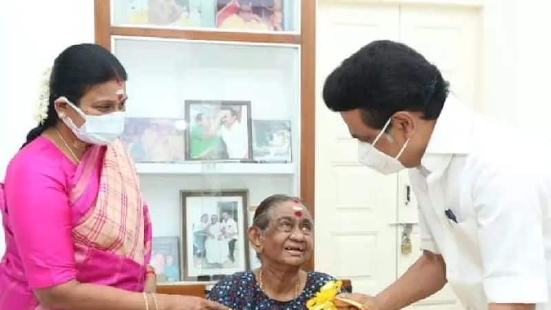 CM stalin mother dayalu ammal admitted Apollo Hospitals.. How is your health?