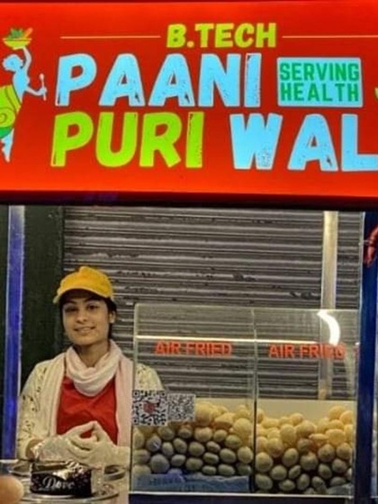 <p>तापसी यूपी के मेरठ की हैं, तीन भाई बहनों में वो सबसे बड़ी हैं, 12 वीं तक कि पढ़ाई के दौरान तापसी  ट्यूशन पढ़ाकर अपनी पॉकेट मनी निकालती थी।</p>
