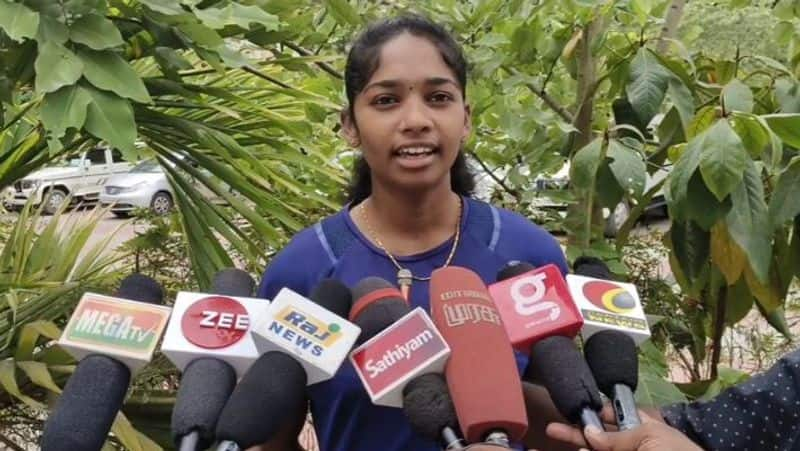 A laborer daughter who won gold in the Chief Minister Cup competition