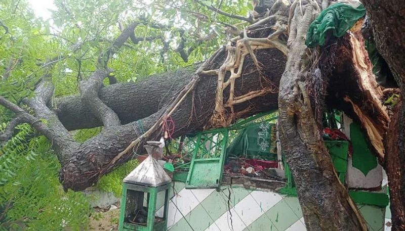 Rain Disrupted Life in Many Places at Gurumithakal in Yadgir grg