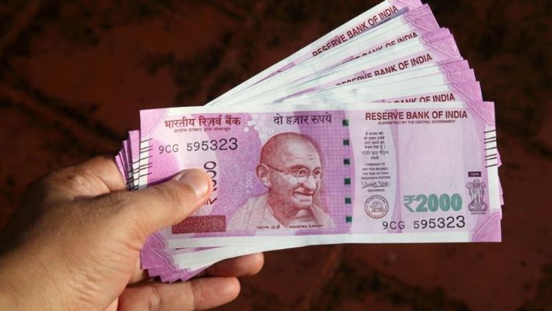 Still have Rs 2000 notes? Send them to RBI via insured post for direct credit to bank account