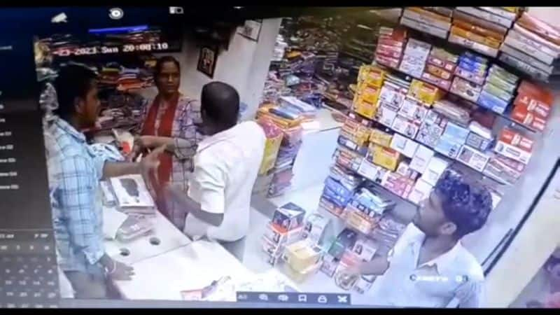 4 persons arrested by vellore police who threatened woman constable in vellore district video goes viral