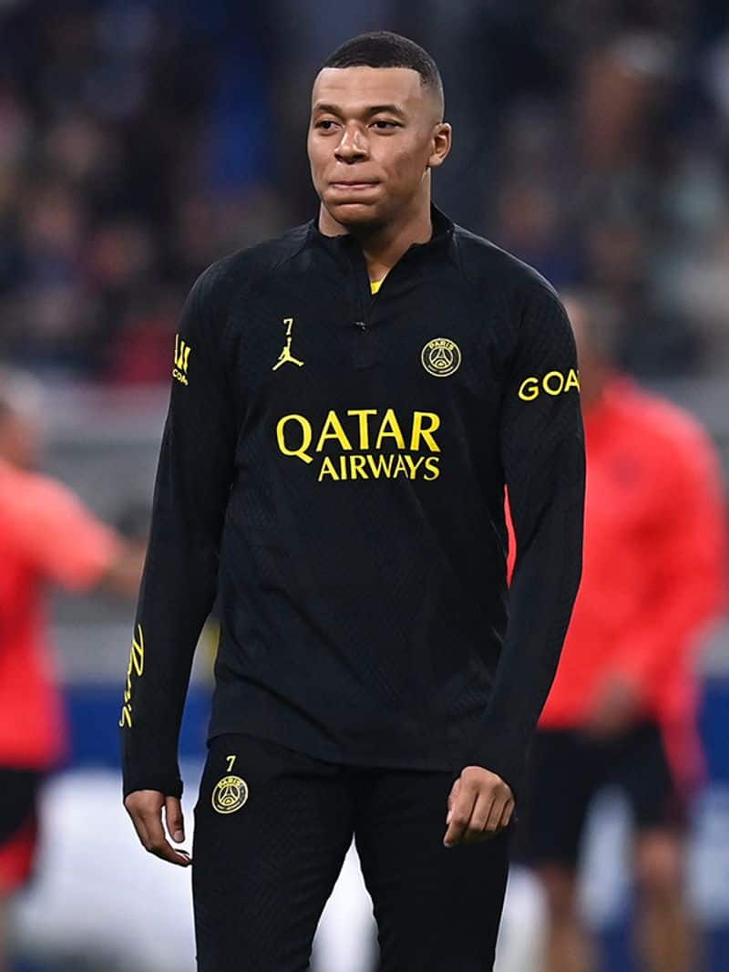 Kylian Mbappe signed new contract with PSG amid Real Madrid rumours gkc