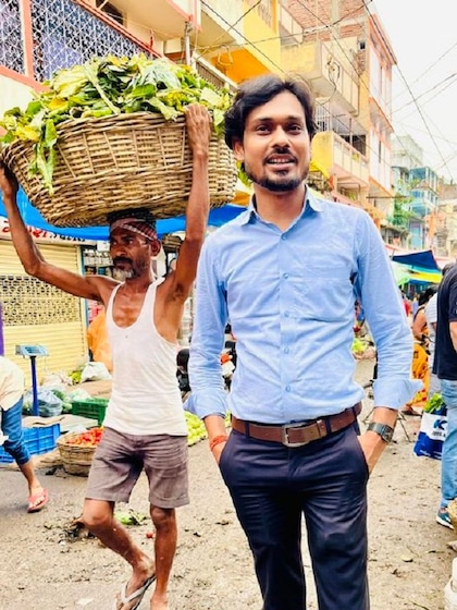 <p>फिर घर लौट आएं। सब्जी बेची, इलेक्ट्रीशियन का काम किया। पर मन में अपना काम करके पहचान बनाने का जज्बा था।</p>
