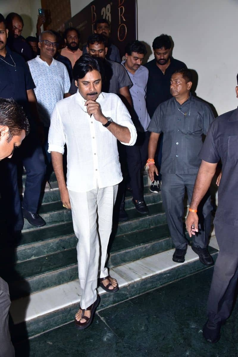 Actor Pawan Kalyan spoke against fefsi decision 