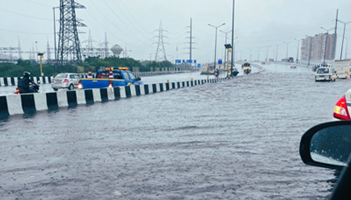 Red alert for Hyderabad. Heavy to very heavy rains for two days - bsb