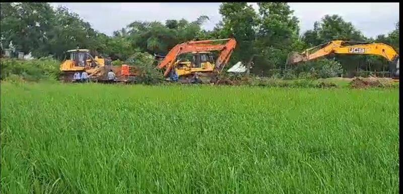 I cried when I saw the destruction of crops...Chennai high court judge dhandapani