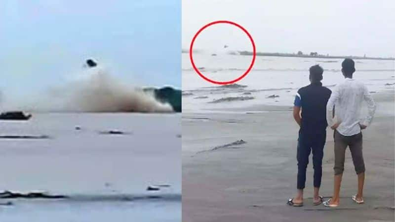 Underwater Gas Pipeline Bursts, Yamuna Water Gushes Up In UP Town: video goes viral