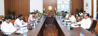 తెలంగాణలో వరద బీభత్సం.. జలదిగ్భంధంలో గ్రామాలు, సహాయక చర్యలు (ఫోటోలు)