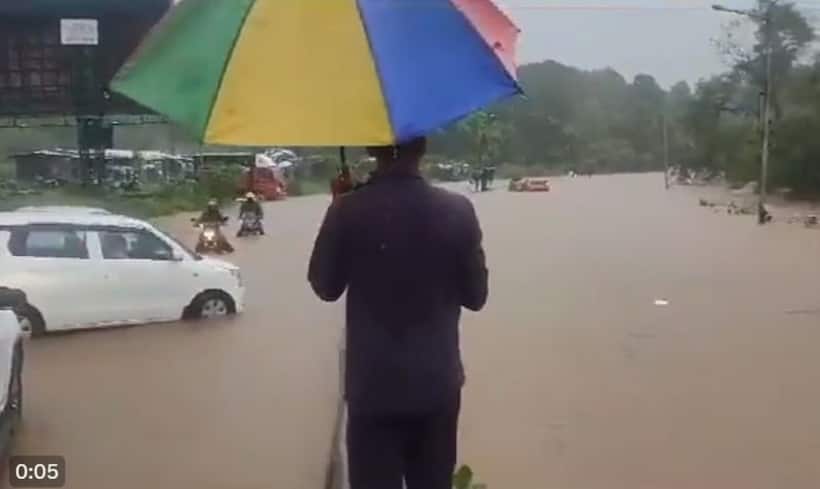 Mumbai rains: ముంబ‌యిని ముంచెత్తిన భారీ వ‌ర్షాలు.. పాల్ఘర్, థానేలో స్కూళ్ల‌కు సెల‌వులు 