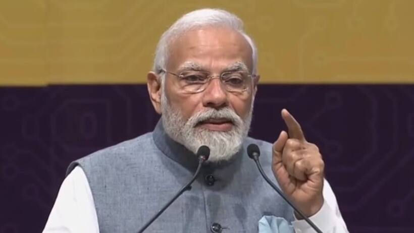 Maharashtra: PM Modi flags off metro trains, inaugurates development projects in Pune