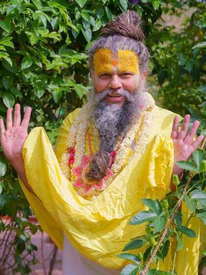 <p>प्रेमानंद महाराज कहते हैं कि भगवान का भजन छुड़ाने के लिए कंचन, कामिनी, कीर्ति और सिद्धियों का प्रलोभन और विभिन्न प्रकार के भय आते हैं। </p>
