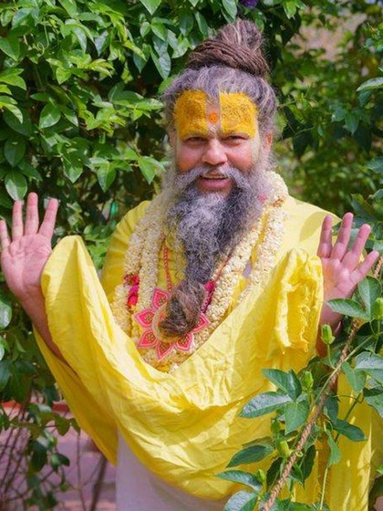 <p>प्रेमानंद महाराज कहते हैं कि भगवान का भजन छुड़ाने के लिए कंचन, कामिनी, कीर्ति और सिद्धियों का प्रलोभन और विभिन्न प्रकार के भय आते हैं। </p>
