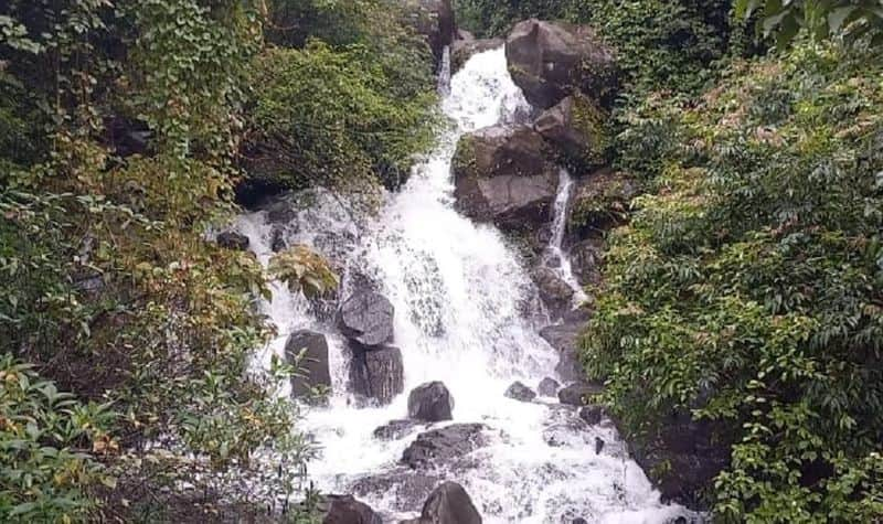 Ban for tourists to see waterfall at Uttara Kannada district gvd