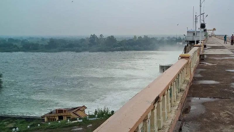 heavy Rains: Telangana-Chhattisgarh connecting highway waterlogged, traffic stopped RMA