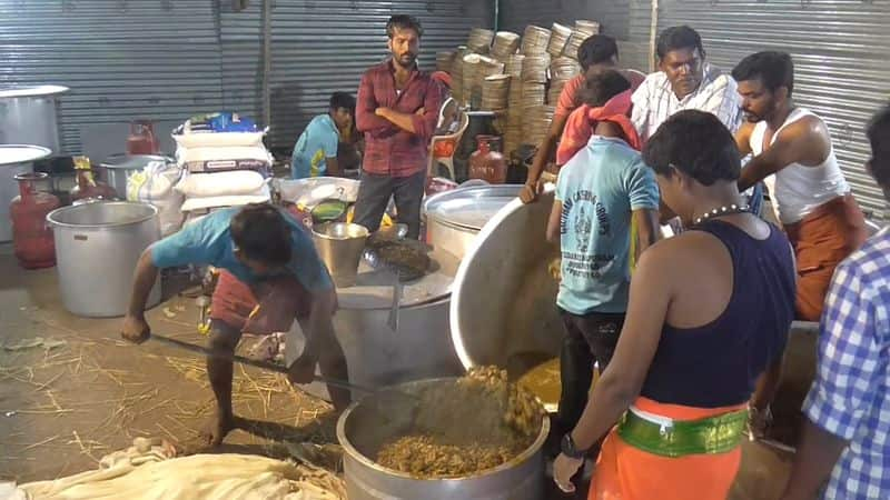 more than 170 sheep cooked and served 5000 devotees in namakkal traditional temple festival