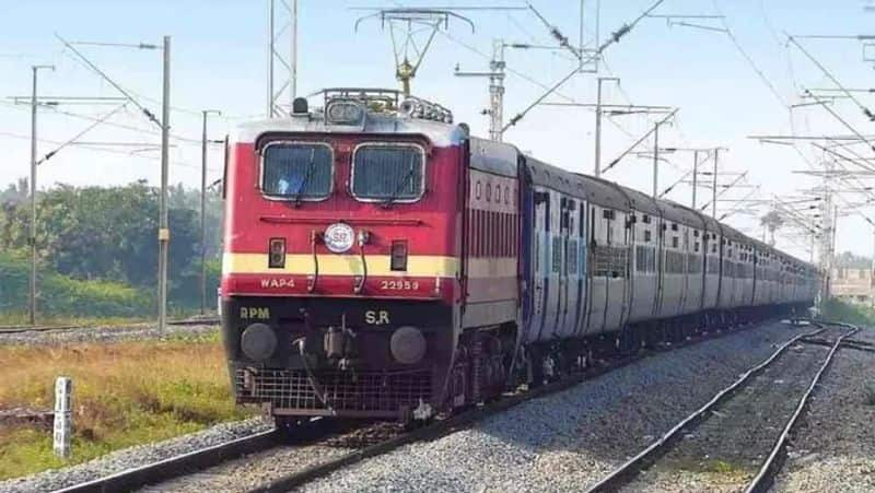 Madgaon-Mangaluru Central Express train timings schedule gow