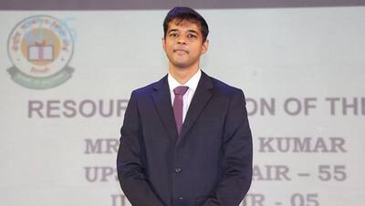 UPSC क्रैक करना था इसलिए छोड़ दी 29 लाख की जॉब, पढ़ें झारखंड के IAS उत्कर्ष कुमार की कहानी