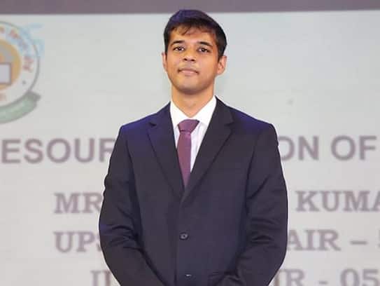 success story of jharkhand IAS Utkarsh Kumar who left MNC job and cracked UPSC zrua
