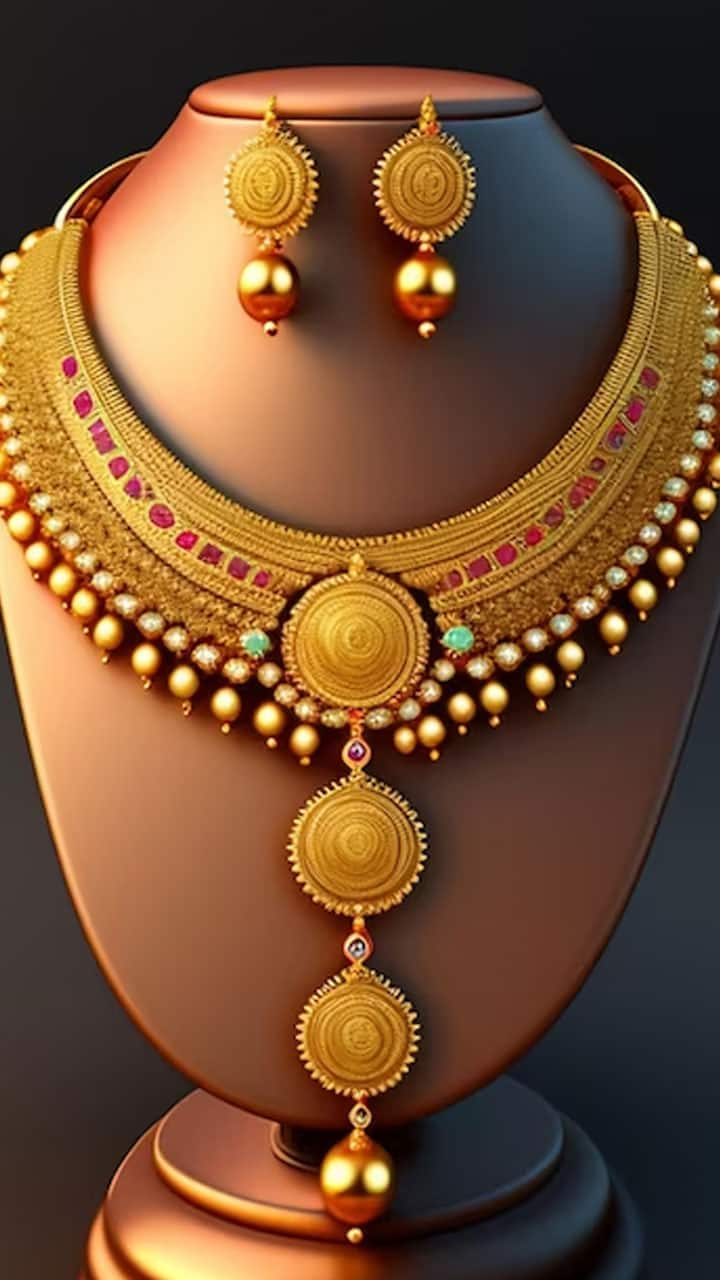 Gold Price today November 18 2024 Check Latest Rates In India