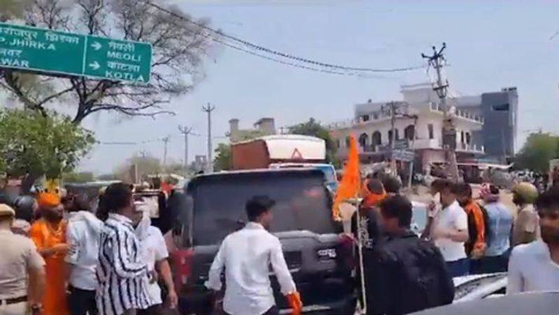 mob vandalize shops in Gurugram Badshahpur amid Jai Shri Ram chants