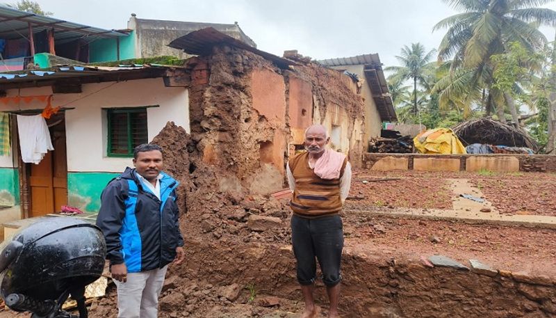 Outrage of Flood Victims against Siddaramaiah Government in Dharwad grg