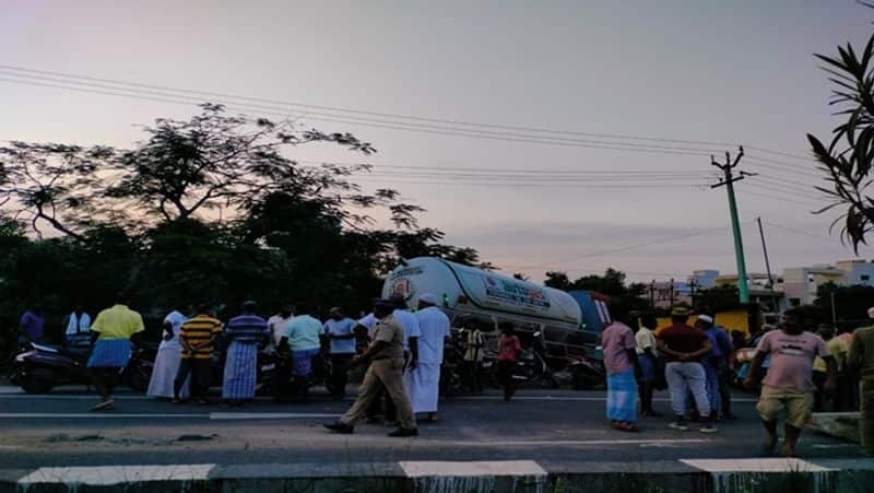 Chennai crane accident public road stir