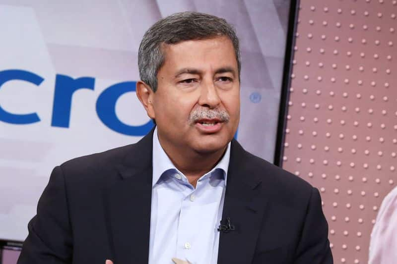 Sanjay Mehrotra CEO of Micron get rs 19 crores salary his company set to invest rs 6760 crores in india