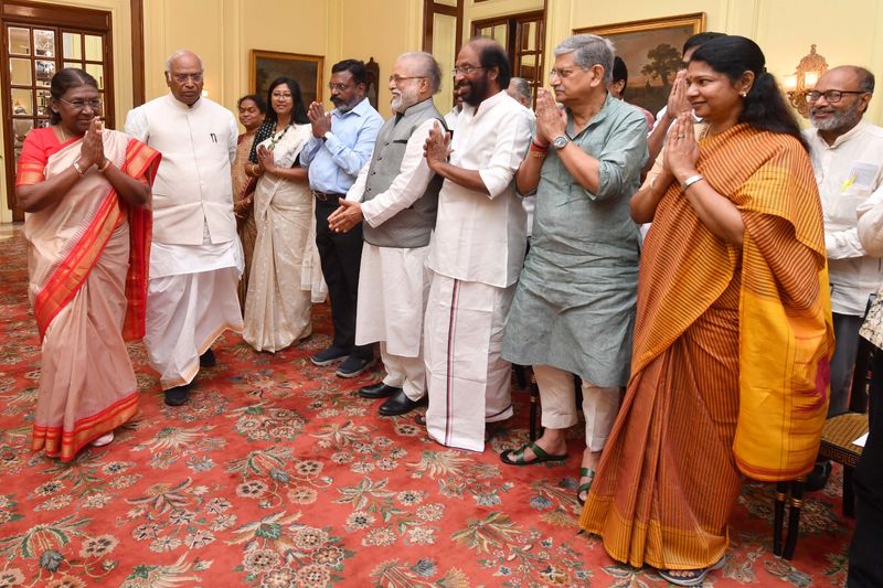 Opposition leaders meet President Droupadi Murmu, seek her intervention to restore peace and harmony in Manipur