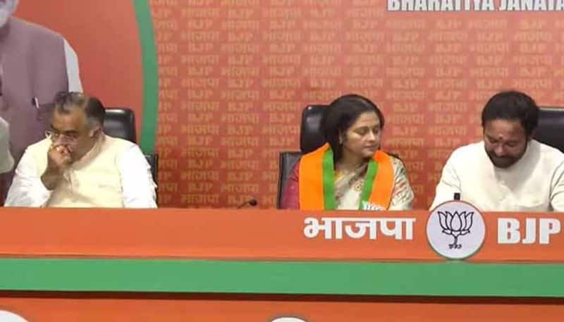 Cine Actress  Jaya Sudha  Joins  In  BJP lns 