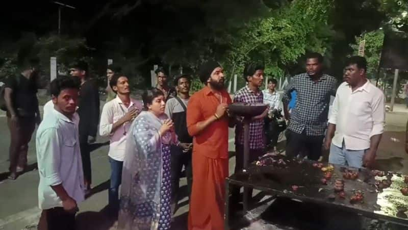 Arun vijay visit tiruvannamalai arunachaleswarar temple with his wife aarthi